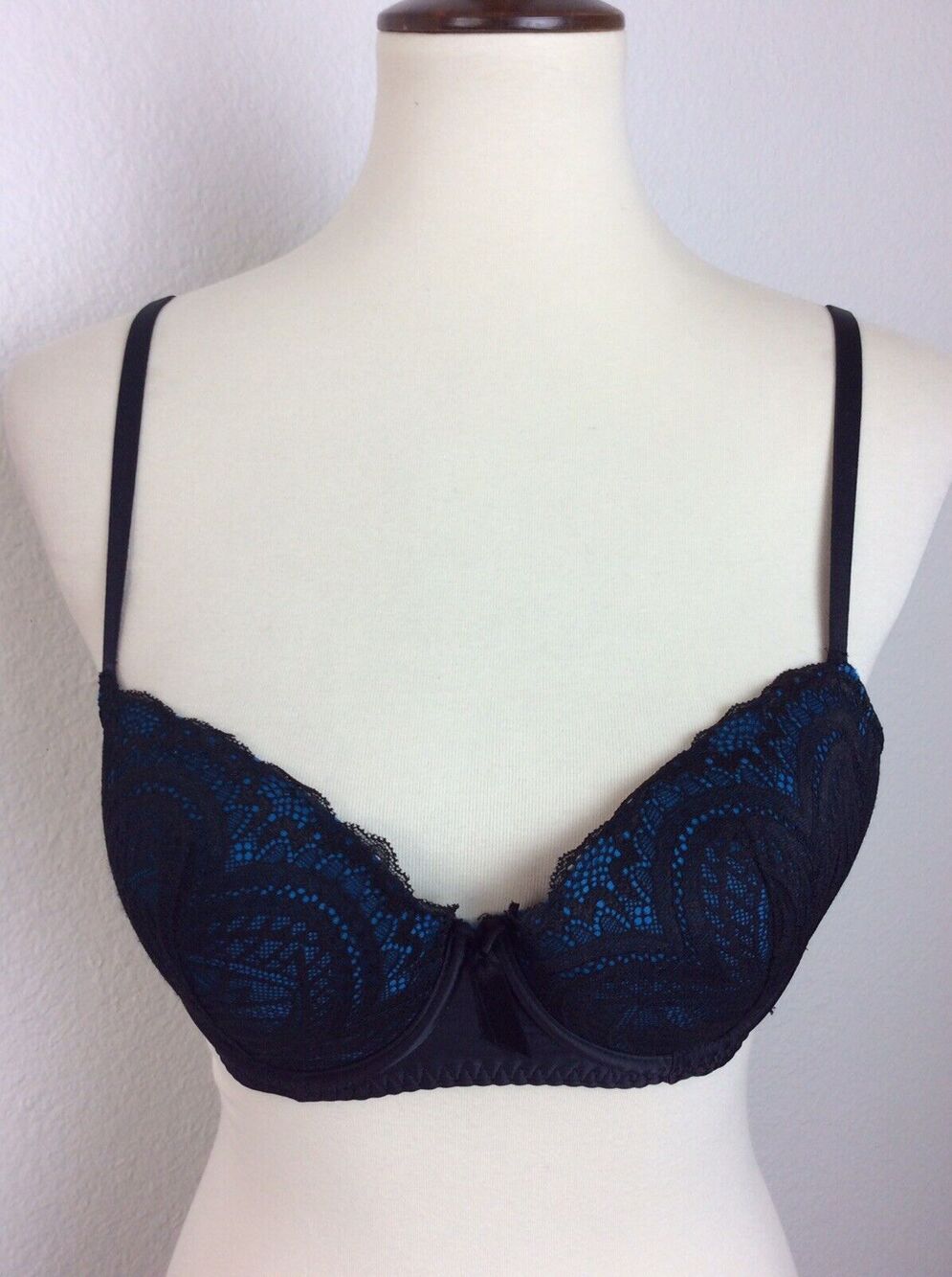 Frederick's Of Hollywood Lingerie Bra Lace Satin